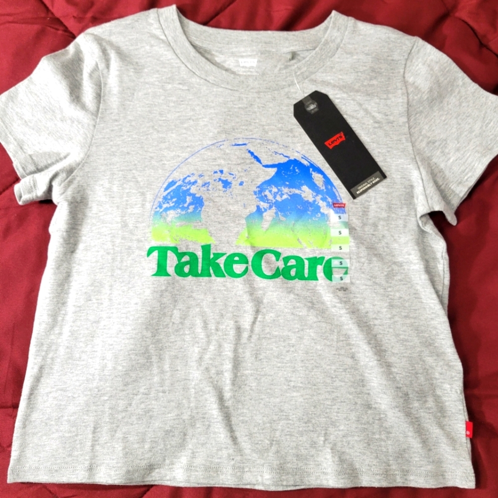 Women levis top tee shirts